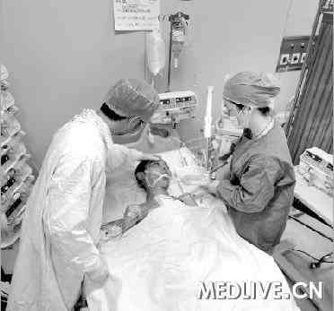 武汉协和医院完成国内首例心肝联合移植手术